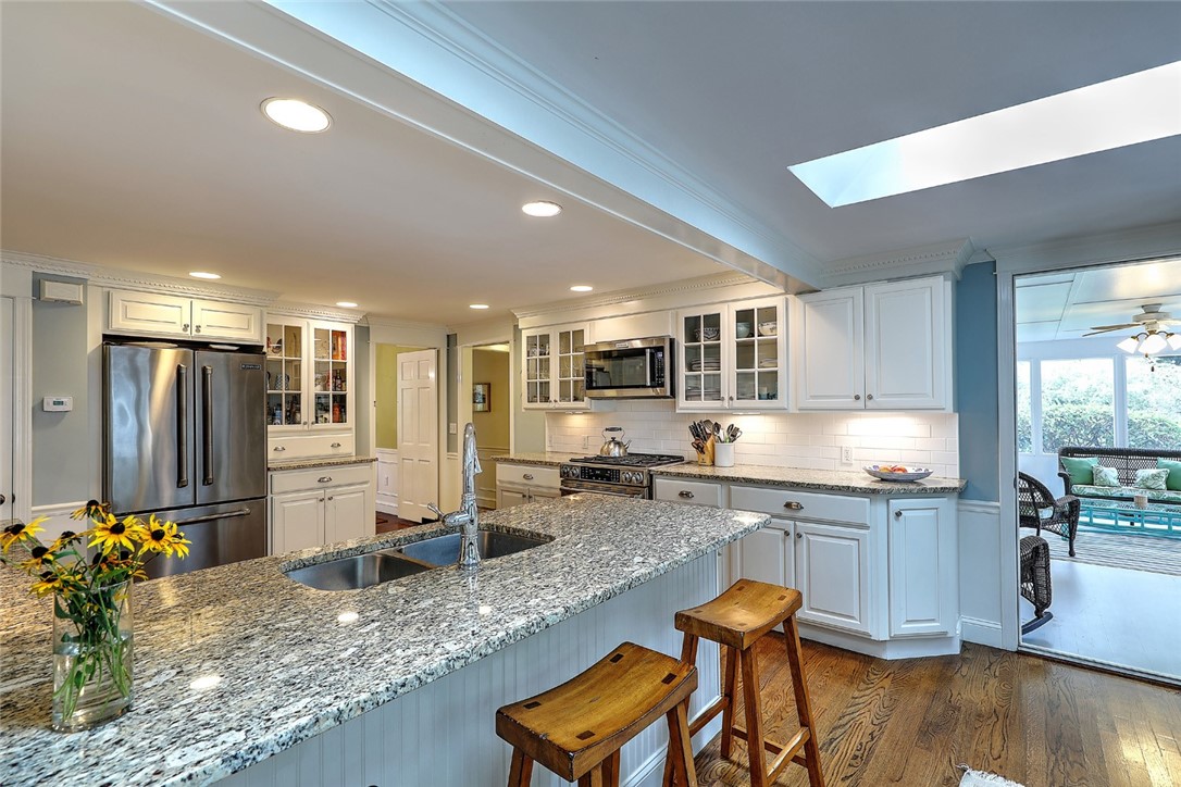 8 Briarfield Road Barrington, RI 02806 - Photo 11 of 44