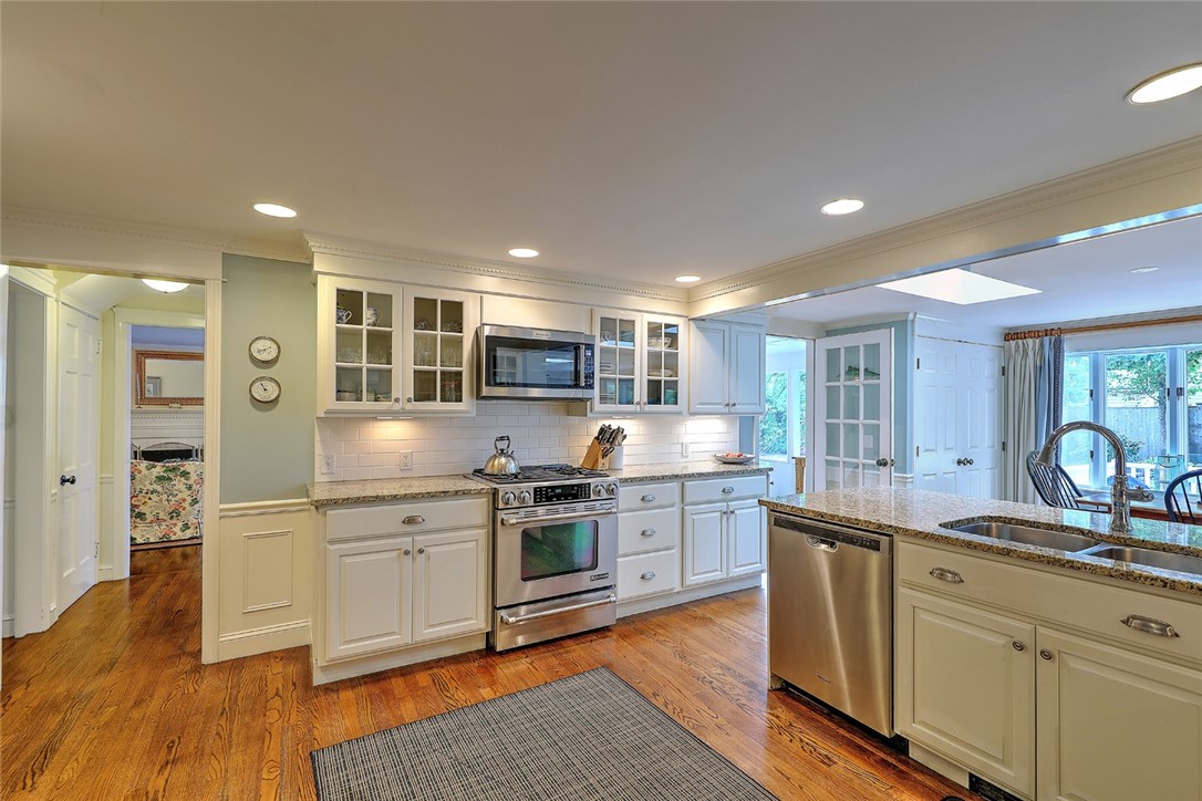 8 Briarfield Road Barrington, RI 02806 - Photo 13 of 44