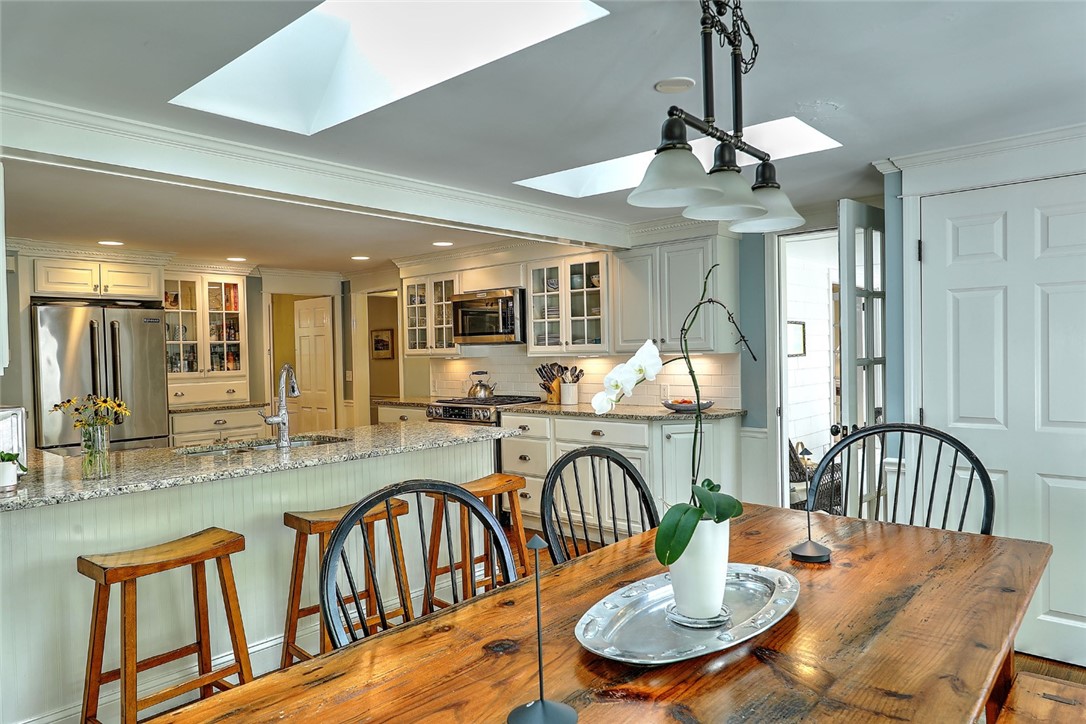 8 Briarfield Road Barrington, RI 02806 - Photo 18 of 44