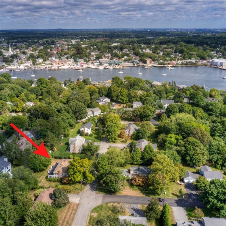 8 Briarfield Road Barrington, RI 02806 - Photo 2 of 44