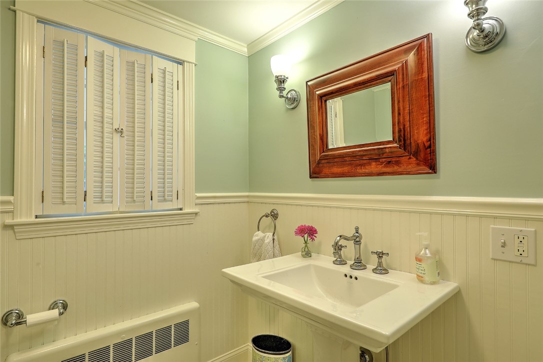 8 Briarfield Road Barrington, RI 02806 - Photo 23 of 44