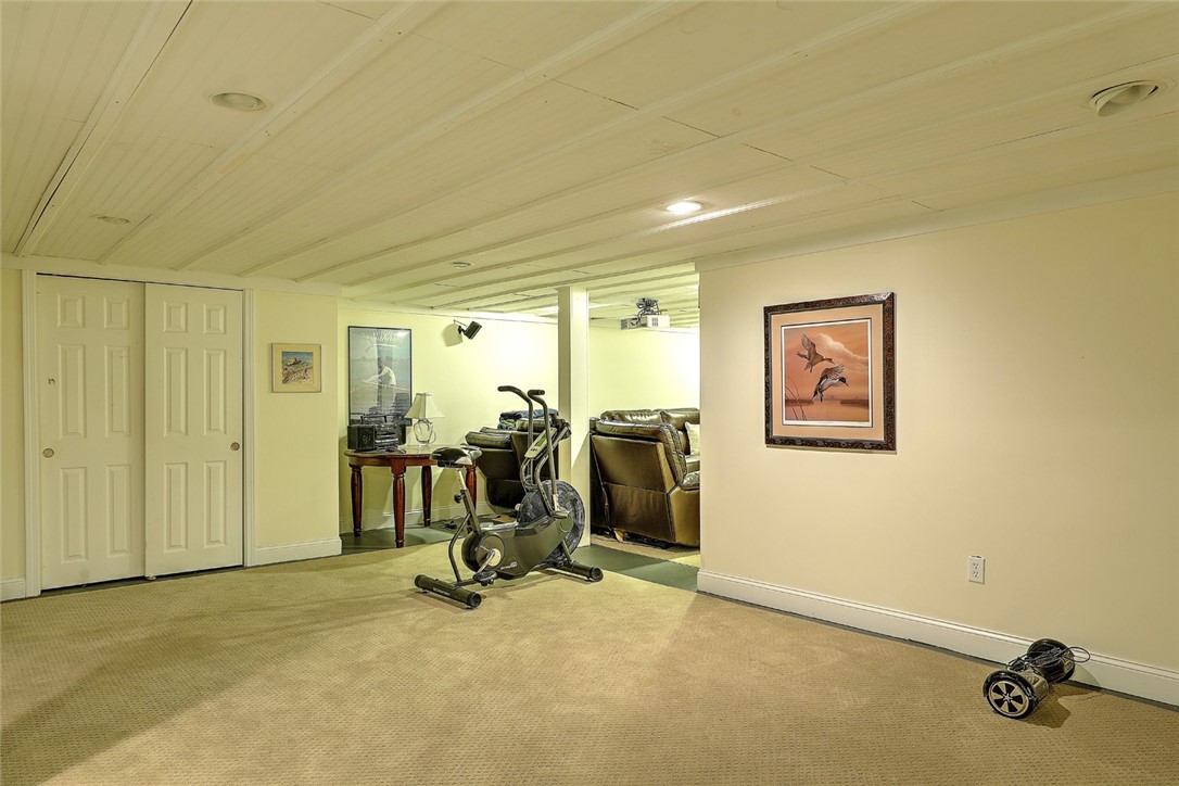 8 Briarfield Road Barrington, RI 02806 - Photo 33 of 44