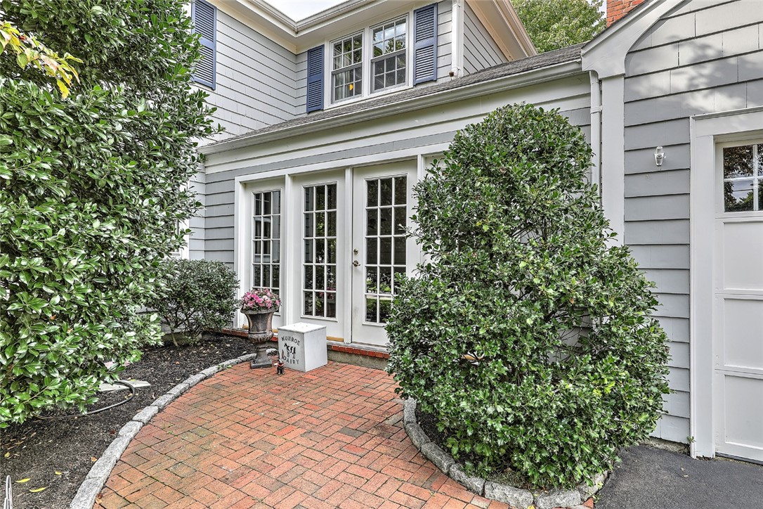 8 Briarfield Road Barrington, RI 02806 - Photo 35 of 44