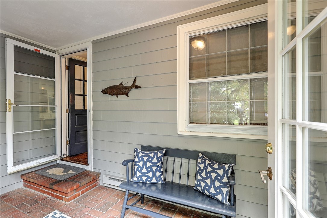 8 Briarfield Road Barrington, RI 02806 - Photo 36 of 44