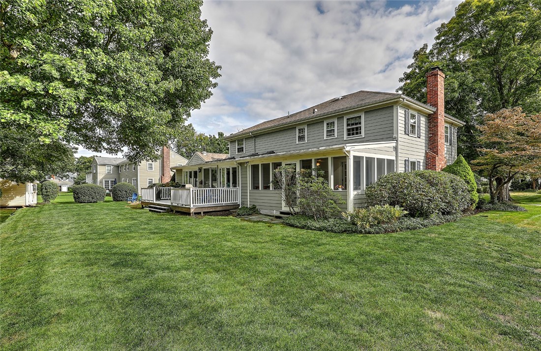 8 Briarfield Road Barrington, RI 02806 - Photo 39 of 44