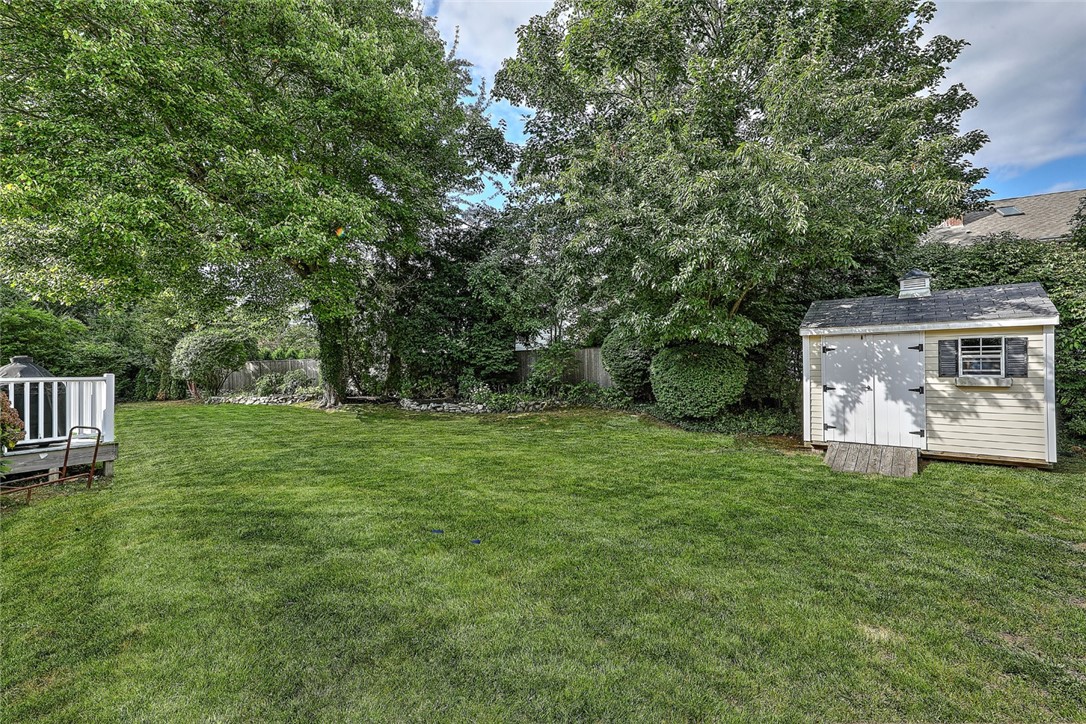 8 Briarfield Road Barrington, RI 02806 - Photo 40 of 44