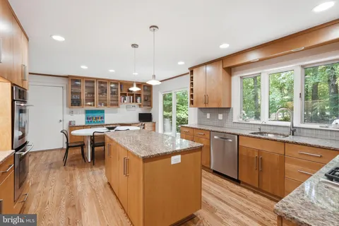 $1,829,000 | 11815 Beekman Place, Rockville, MD 20854