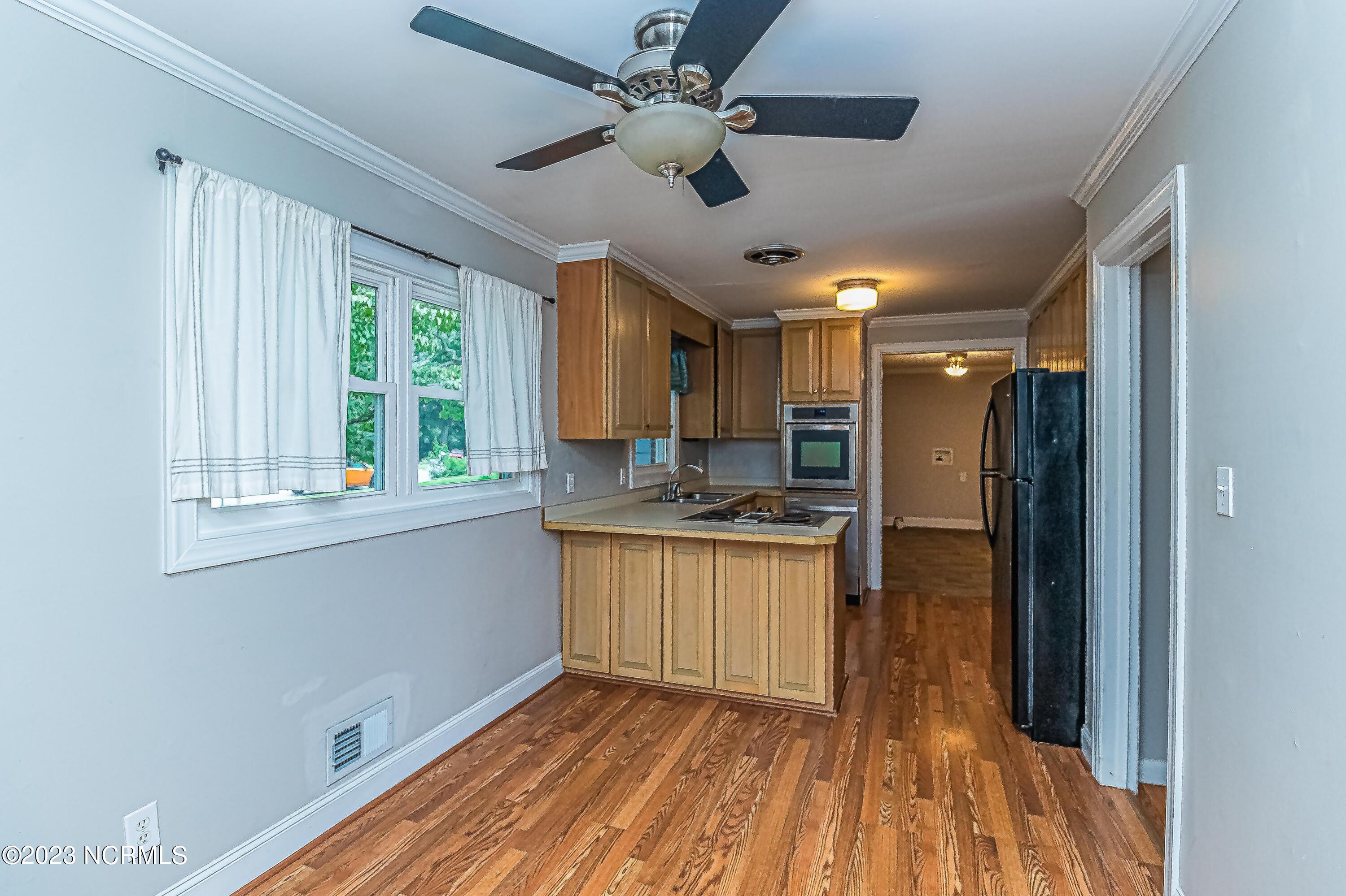 635 Winterlochen Road Raleigh, NC 27603 - Photo 13 of 28 Kitchen/Dining area