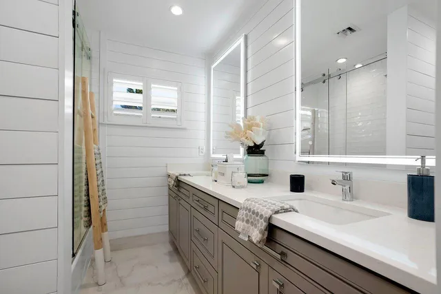 $1,425,000 | 911 Southwest 27th Terrace, Boynton Beach, FL 33435