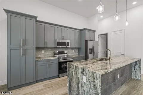 $499,999 | 4107 Northwest 37th Street, Cape Coral, FL 33993