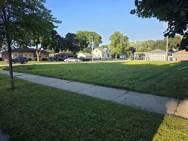$79,000 | 9727 West Ohio Avenue, Milwaukee, WI 53227