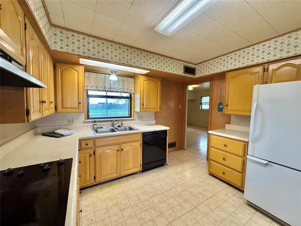 $2,150 | 1090 Farm To Market Road 1200, Gainesville, TX 76240