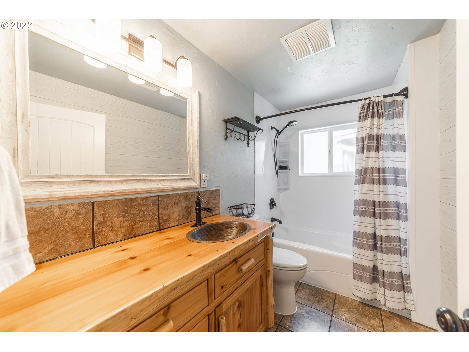 27321 Clear Lake Road Eugene, OR 97402 - Photo 12 of 32 Gallery Image 12