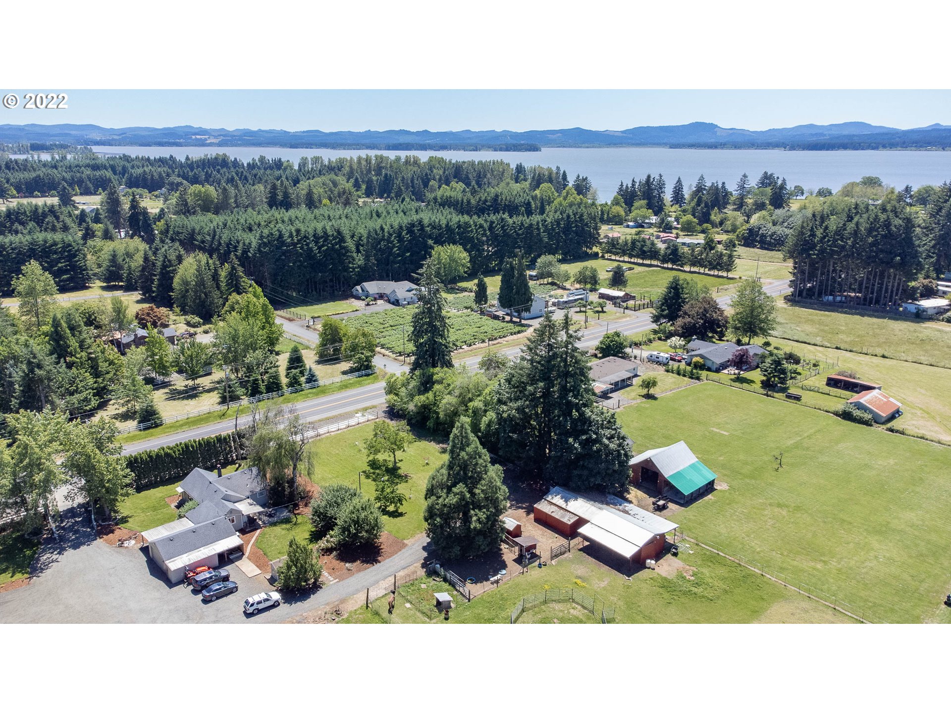 27321 Clear Lake Road Eugene, OR 97402 - Photo 2 of 32 Gallery Image 2
