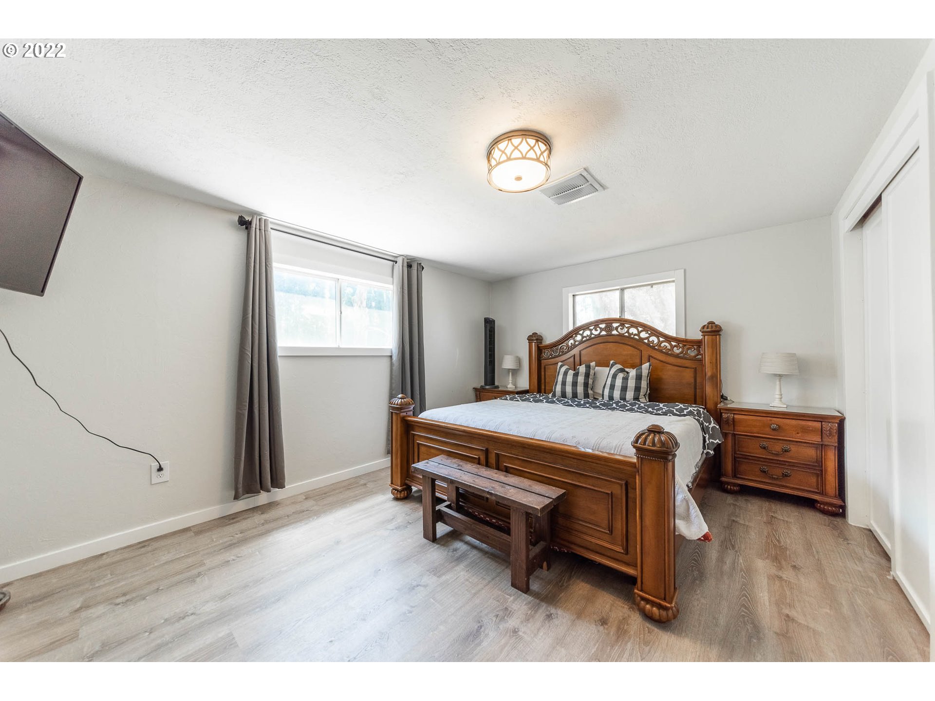 27321 Clear Lake Road Eugene, OR 97402 - Photo 10 of 32 Gallery Image 10