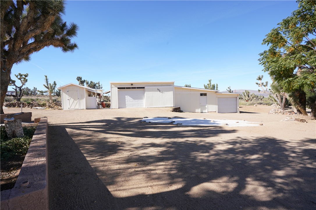 18193 Sequoia Drive Dolan Springs, AZ 86441 - Photo 33 of 50 a view of a city