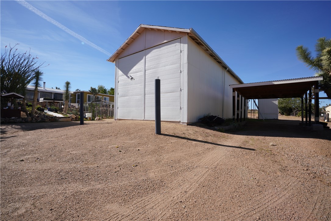 18193 Sequoia Drive Dolan Springs, AZ 86441 - Photo 38 of 50 a view of a house with a snow