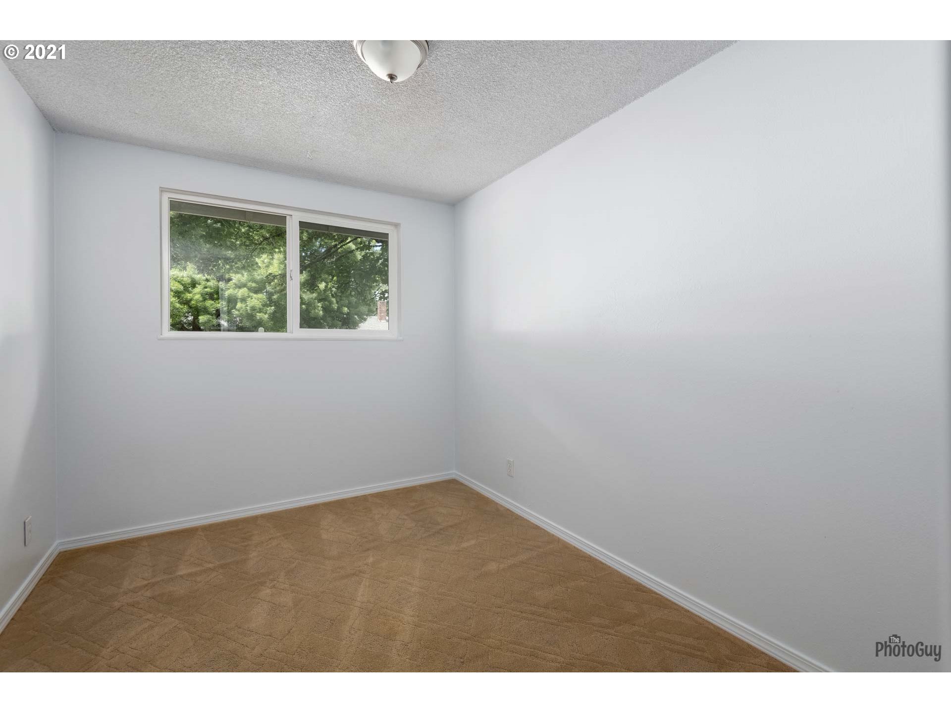 419 South 43rd Place Springfield, OR 97478 - Photo 13 of 27