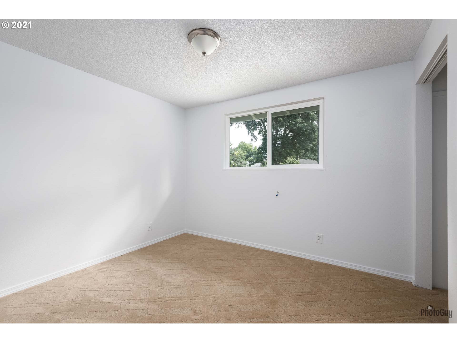 419 South 43rd Place Springfield, OR 97478 - Photo 17 of 27