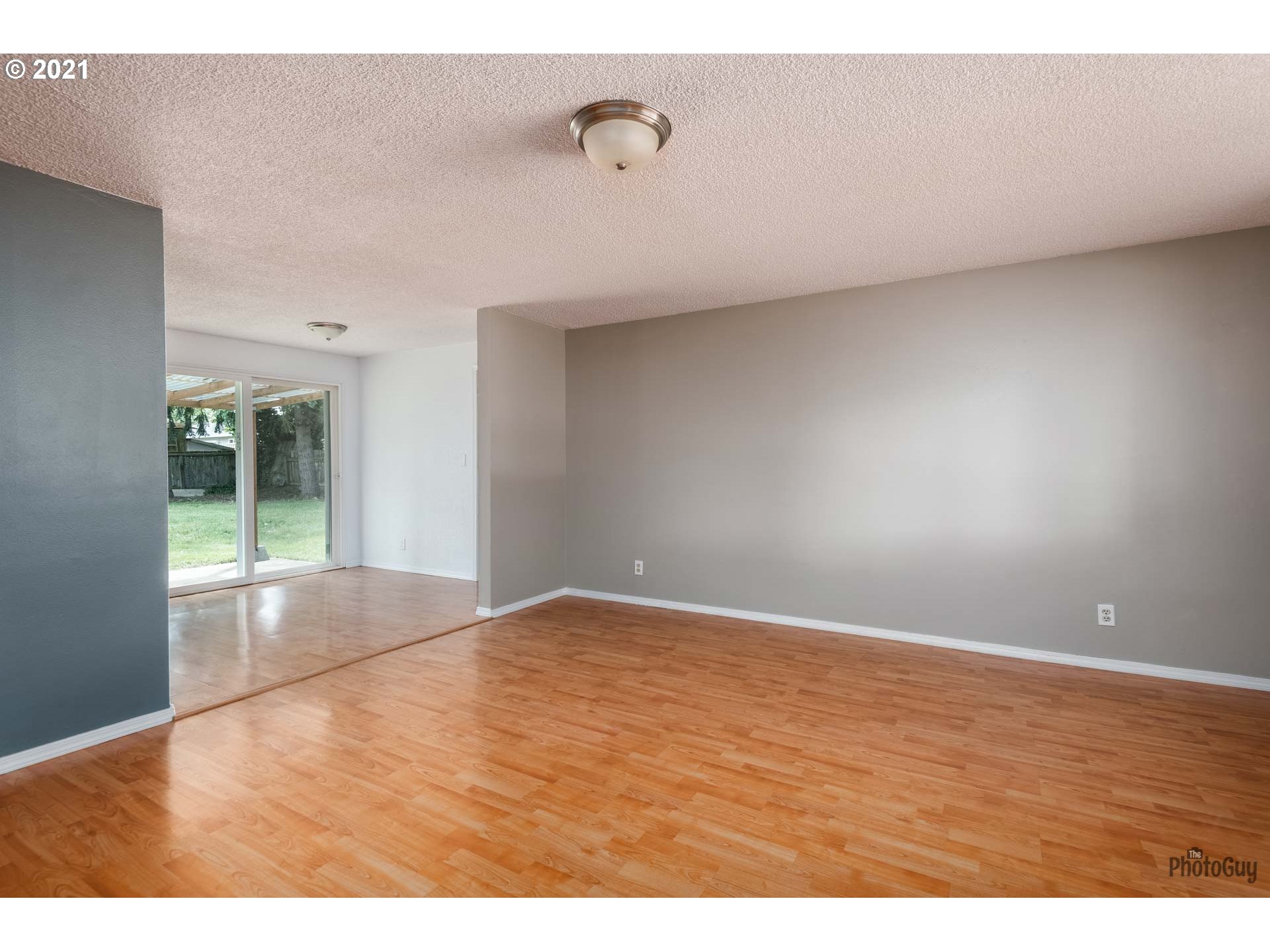 419 South 43rd Place Springfield, OR 97478 - Photo 5 of 27