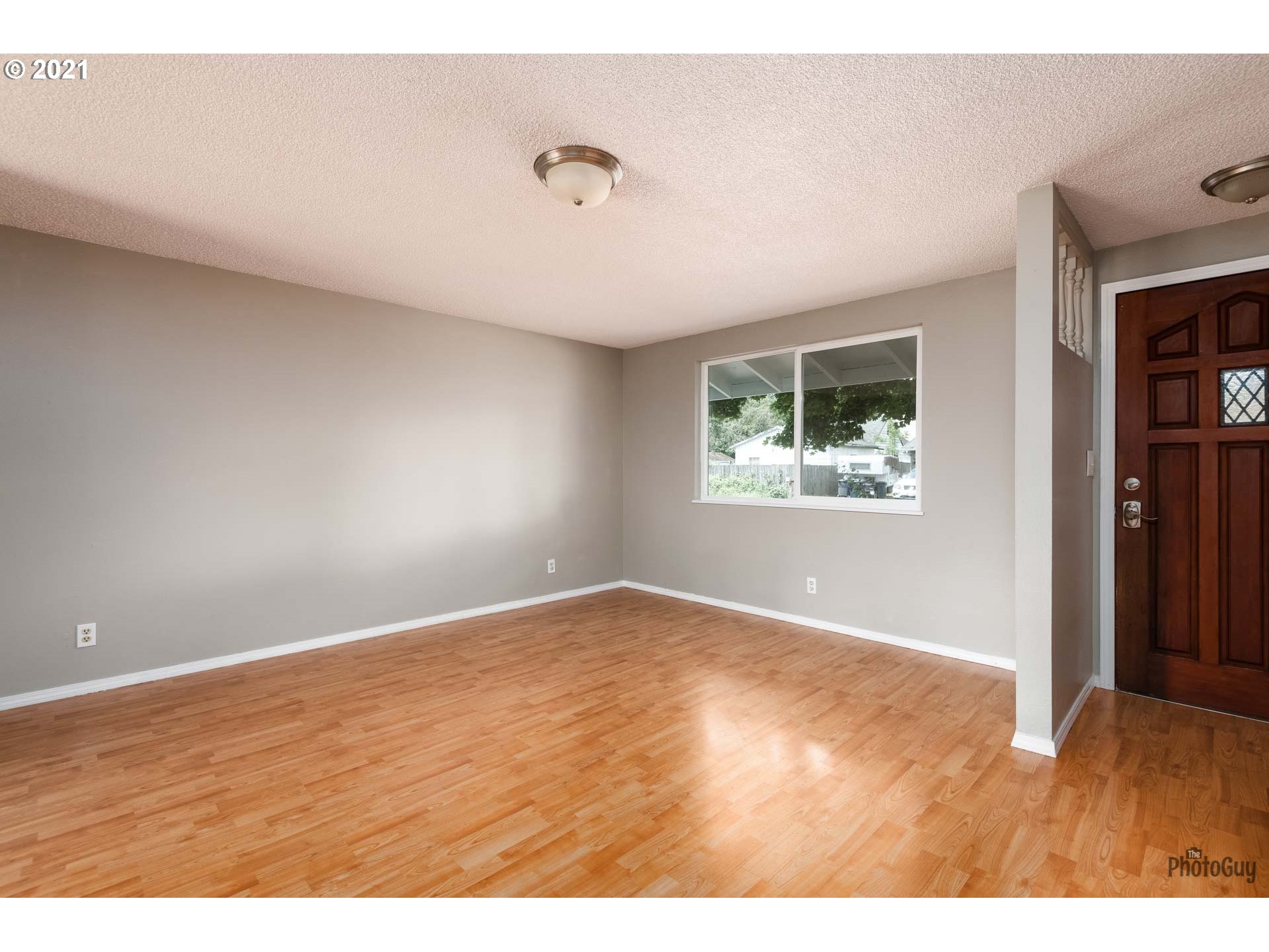 419 South 43rd Place Springfield, OR 97478 - Photo 6 of 27