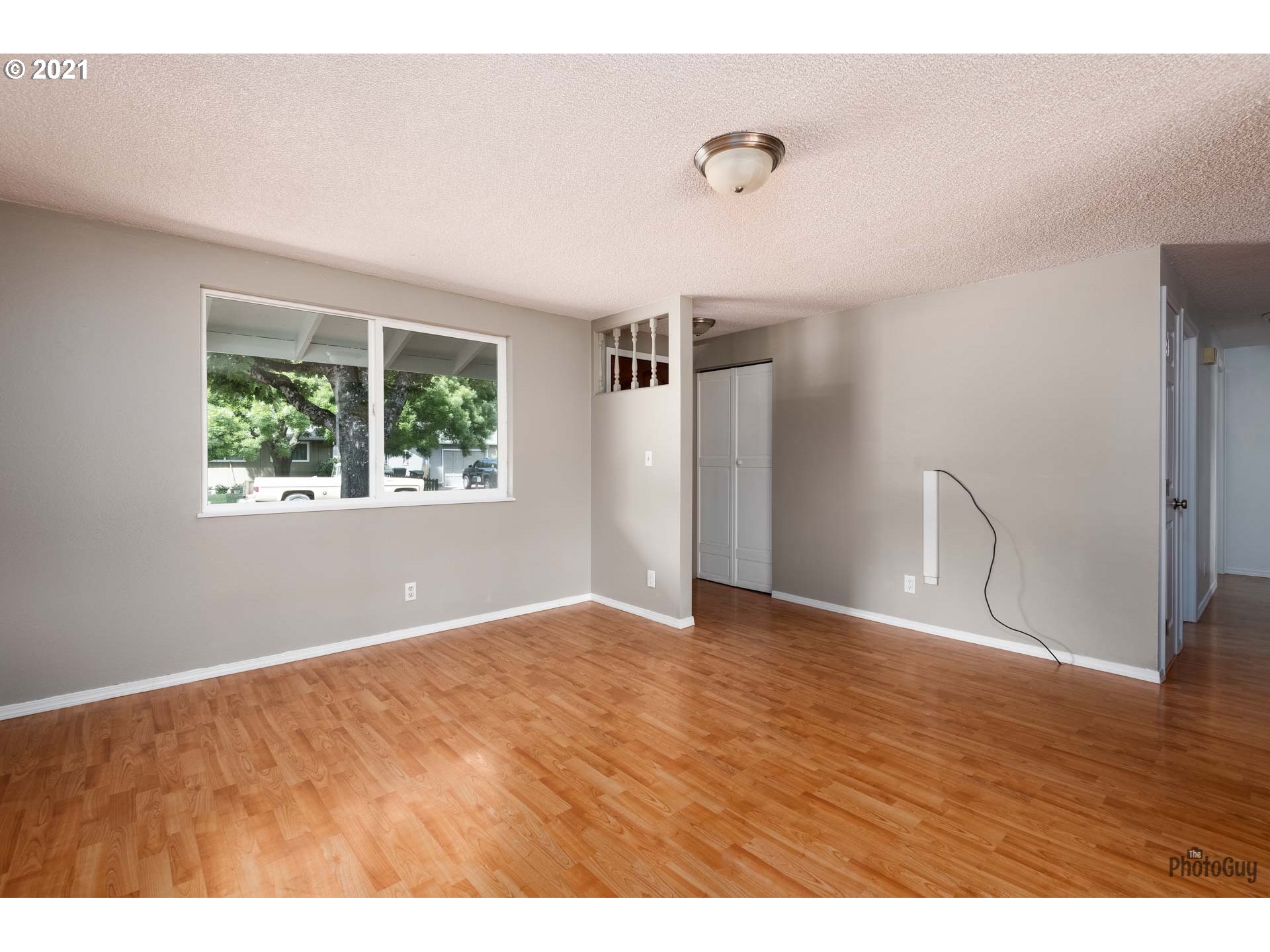 419 South 43rd Place Springfield, OR 97478 - Photo 7 of 27