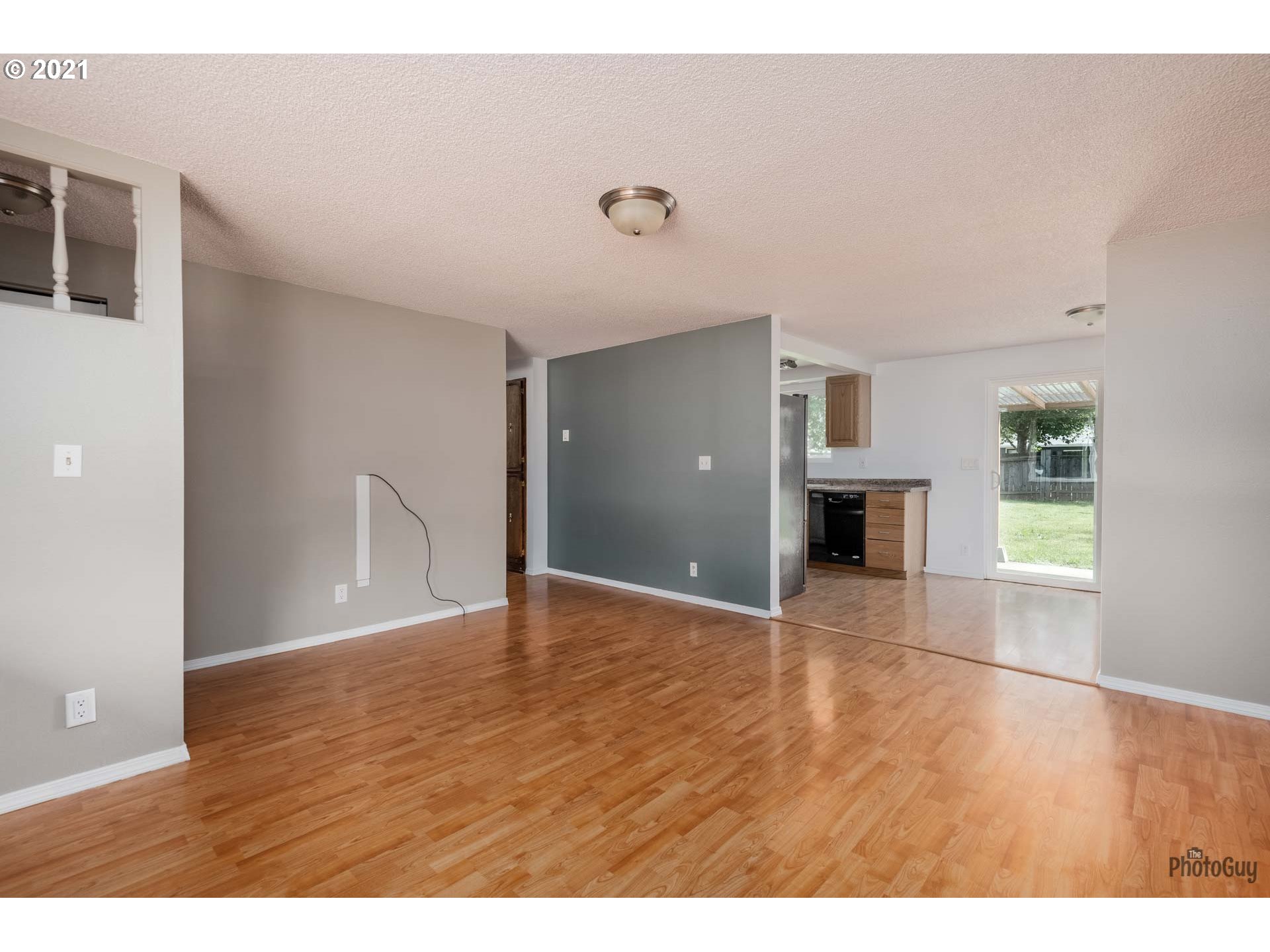 419 South 43rd Place Springfield, OR 97478 - Photo 8 of 27