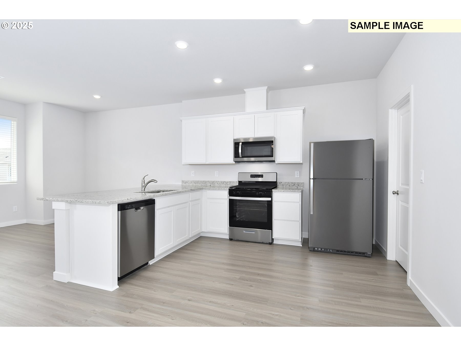 1171 Parkside Avenue Woodburn, OR 97071 - Photo 6 of 19