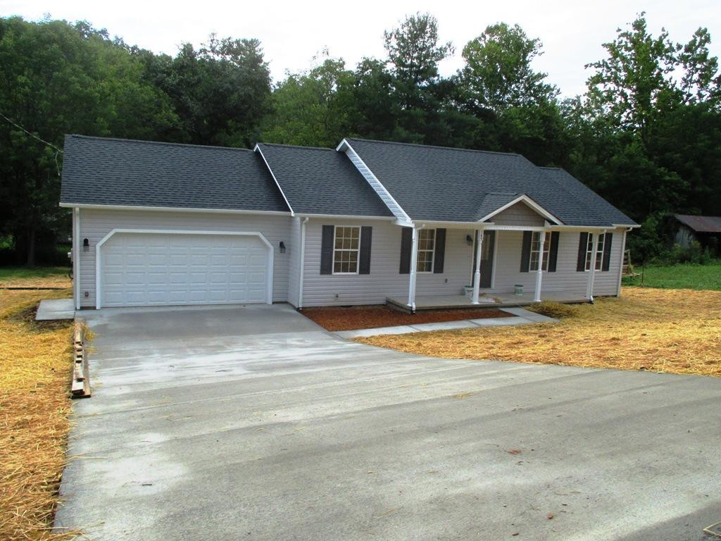 149 John Taylor Road Elizabethton, TN 37643 - Photo 2 of 18 Photo 2