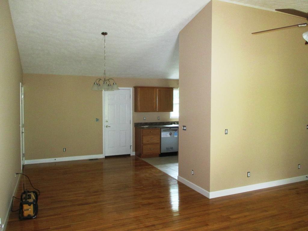 149 John Taylor Road Elizabethton, TN 37643 - Photo 7 of 18 Dining Area