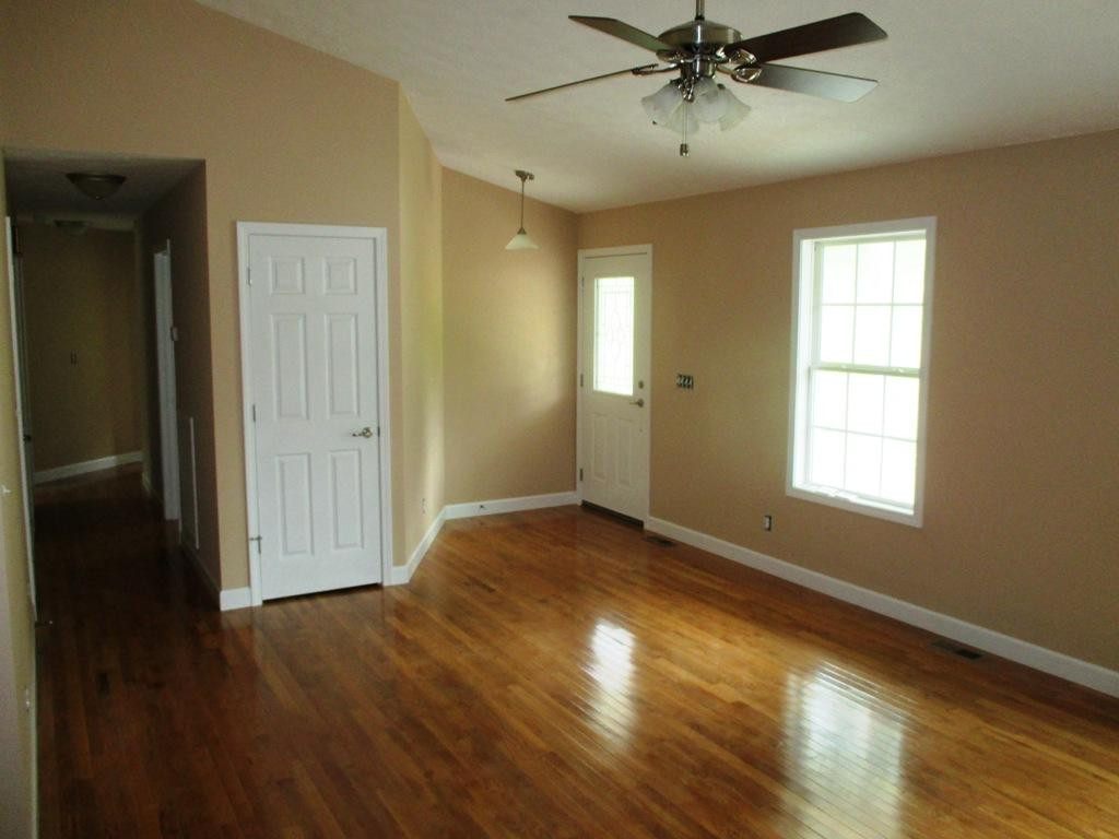149 John Taylor Road Elizabethton, TN 37643 - Photo 8 of 18 Photo 8