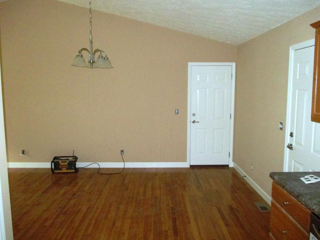 149 John Taylor Road Elizabethton, TN 37643 - Photo 10 of 18 Dining