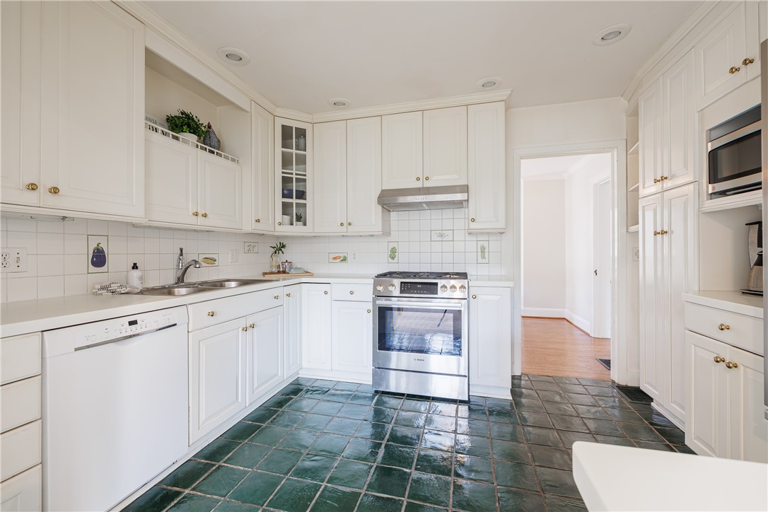 59 Brookside Drive Brighton, NY 14618 - Photo 18 of 44