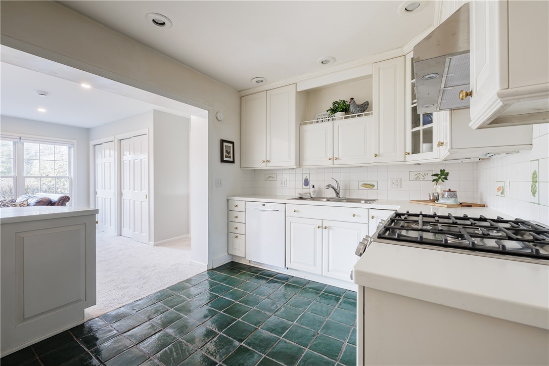 59 Brookside Drive Brighton, NY 14618 - Photo 19 of 44