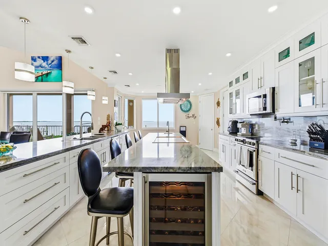 $5,295,000 | 112 North Bounty Lane, Key Largo, FL 33037