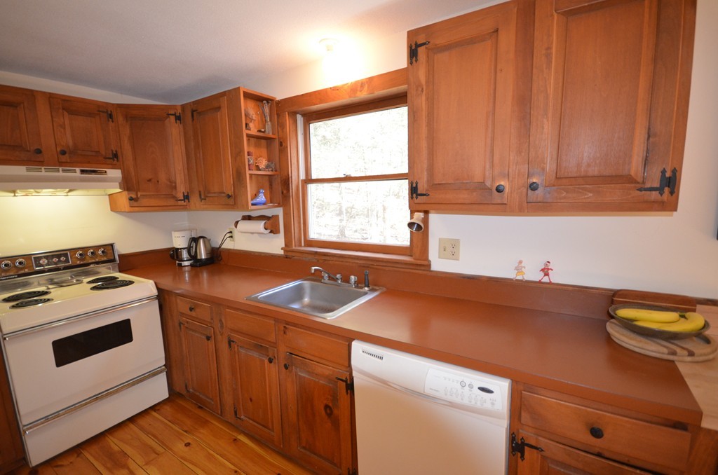 260 Gulf Road Belchertown, MA 01007 - Photo 11 of 26 Gallery Image 11