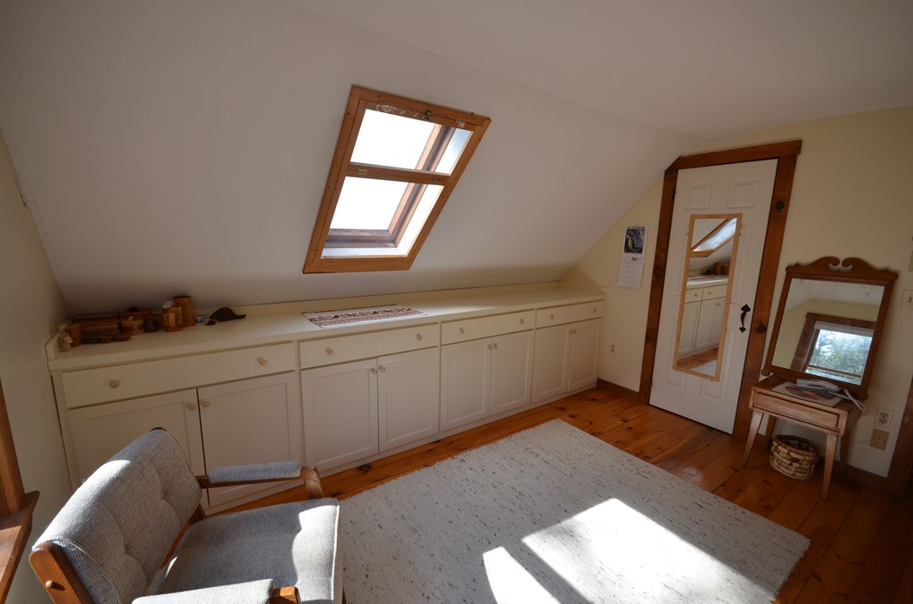 260 Gulf Road Belchertown, MA 01007 - Photo 17 of 26 Gallery Image 17