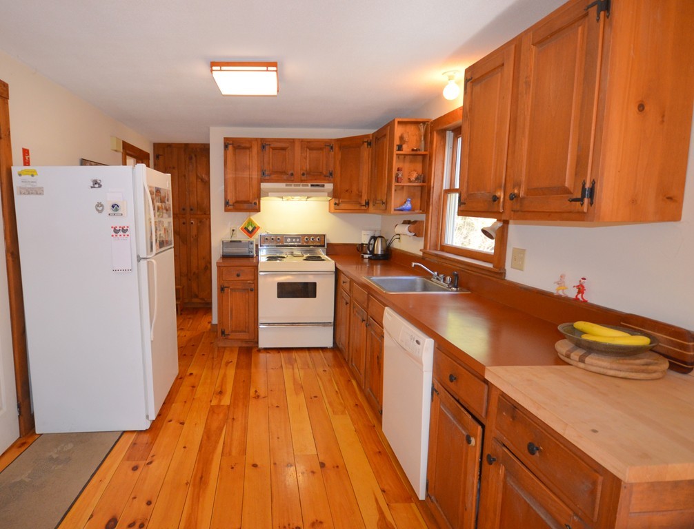 260 Gulf Road Belchertown, MA 01007 - Photo 10 of 26 Gallery Image 10