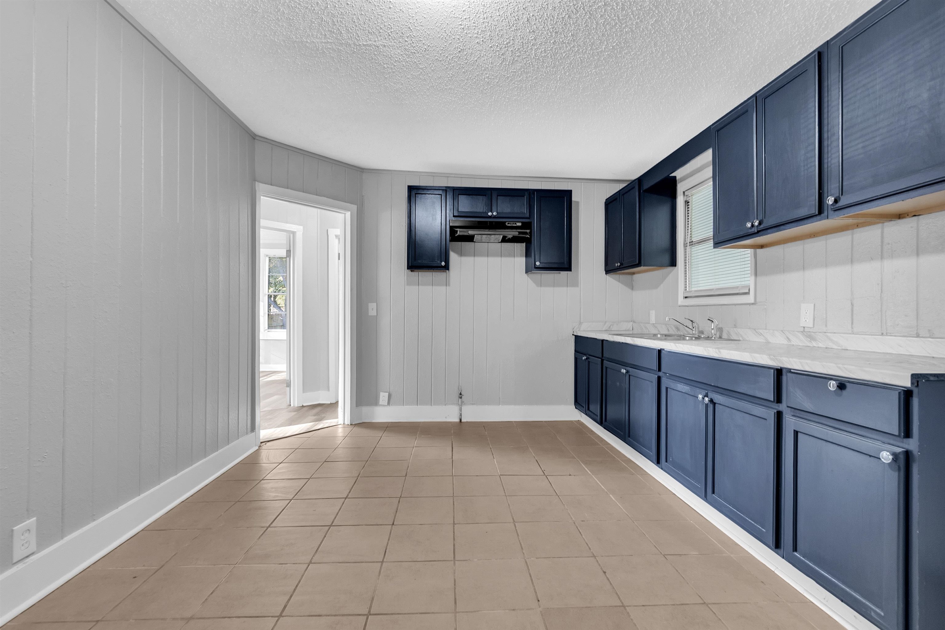 2442 Manchester Road Memphis, TN 38114 - Photo 17 of 22 a view of a kitchen with electric appliances
