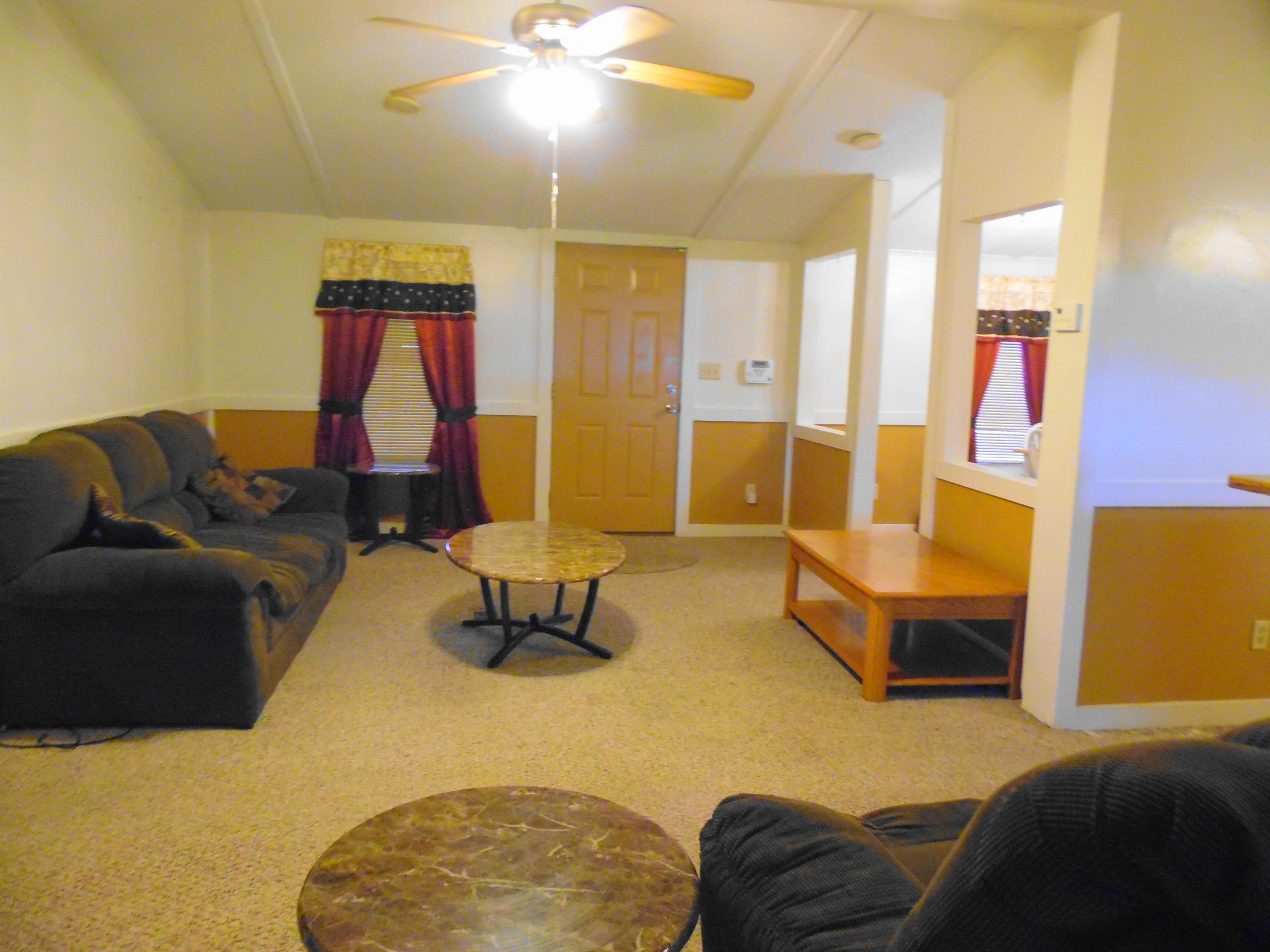 351 Vanderheide Road DeFuniak Springs, FL 32433 - Photo 6 of 23 Living room