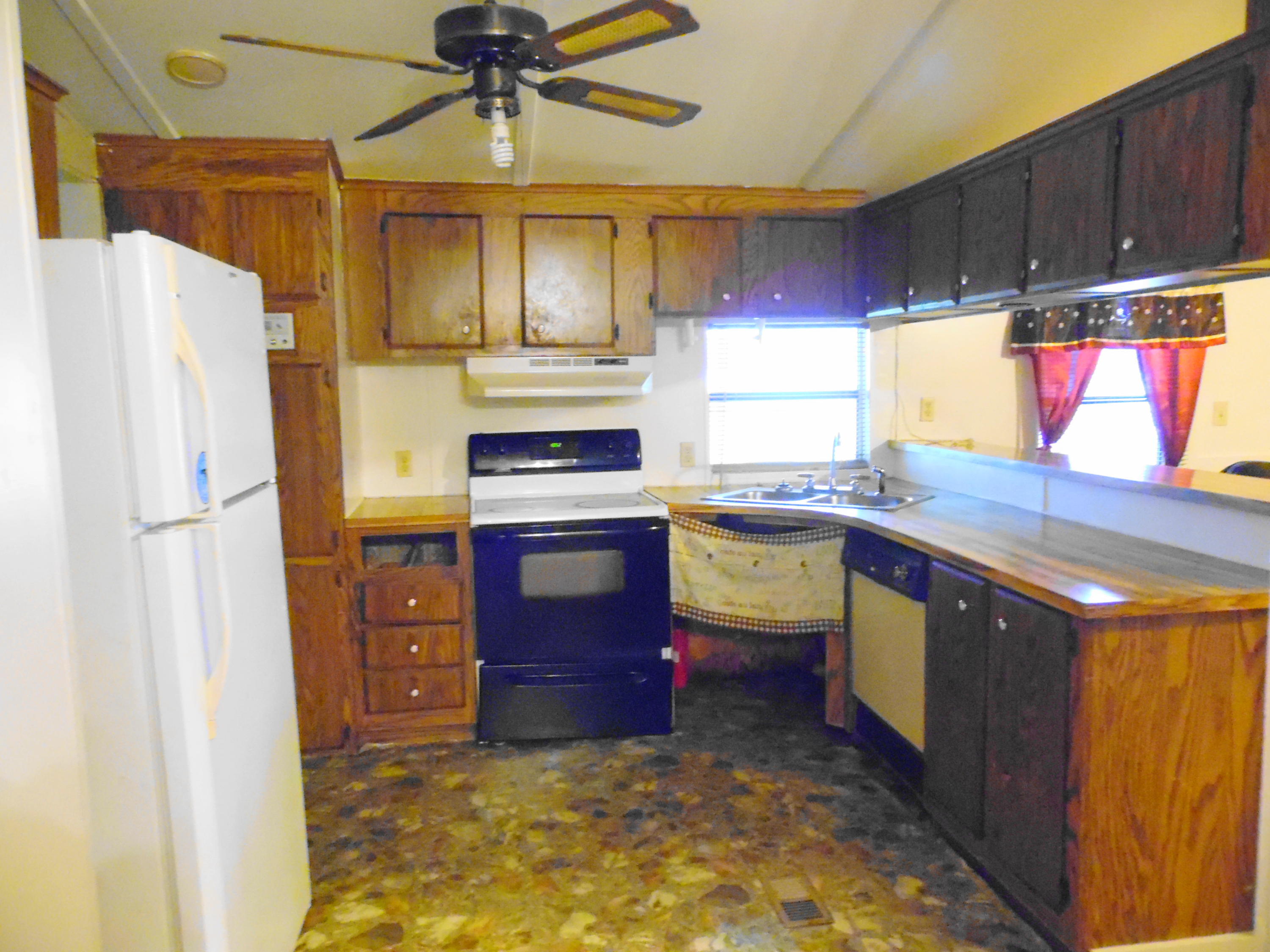 351 Vanderheide Road DeFuniak Springs, FL 32433 - Photo 8 of 23 kitchen