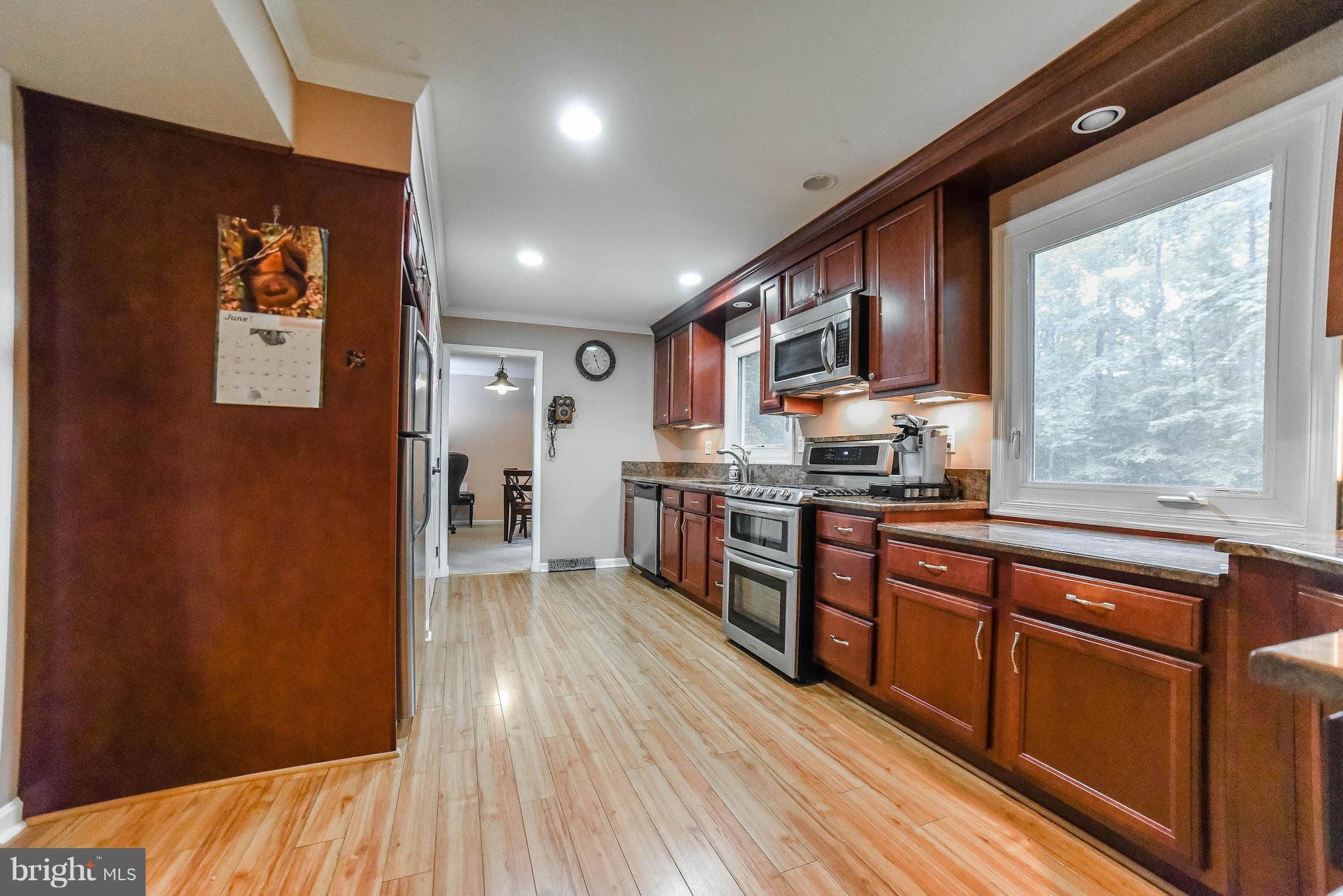 25030 Morgan Road Hollywood, MD 20636 - Photo 13 of 29 Soft-close drawers and pull-outs, nice upgrades!