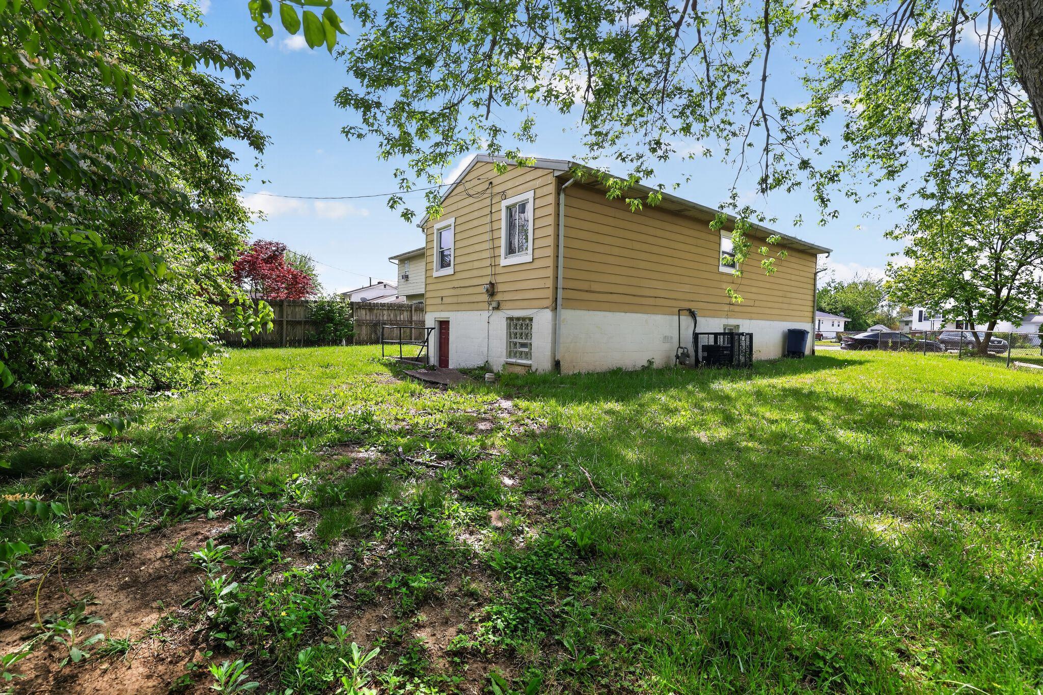 2672 Arcola Road Columbus, OH 43207 - Photo 2 of 45