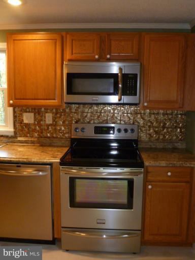 169 Wild Turkey Road Berkeley Springs, WV 25411 - Photo 1 of 23 Kitchen