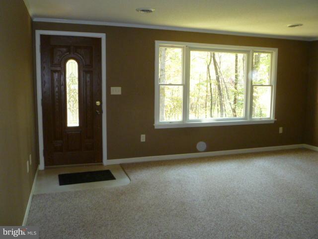 169 Wild Turkey Road Berkeley Springs, WV 25411 - Photo 10 of 23 Living Room