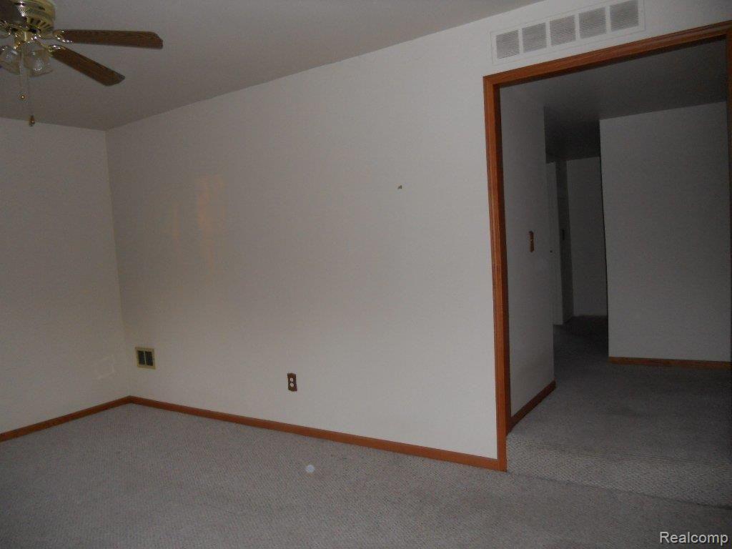 32041 Dixie Manor Road Rockwood, MI 48173 - Photo 14 of 15 DIXIE MANOR 008