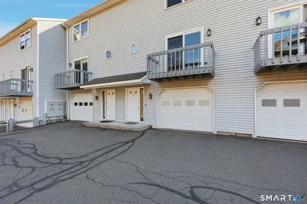 $275,000 | 100 Northampton Lane, Unit 12, Plainville, CT 06062