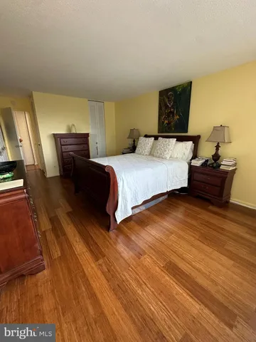 $179,900 | 1001 City, Unit E914, Wynnewood, PA 19096