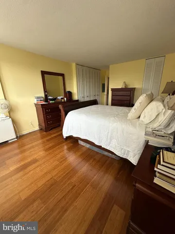 $179,900 | 1001 City, Unit E914, Wynnewood, PA 19096