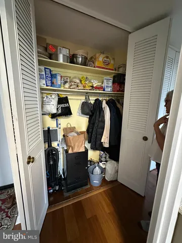 $179,900 | 1001 City, Unit E914, Wynnewood, PA 19096